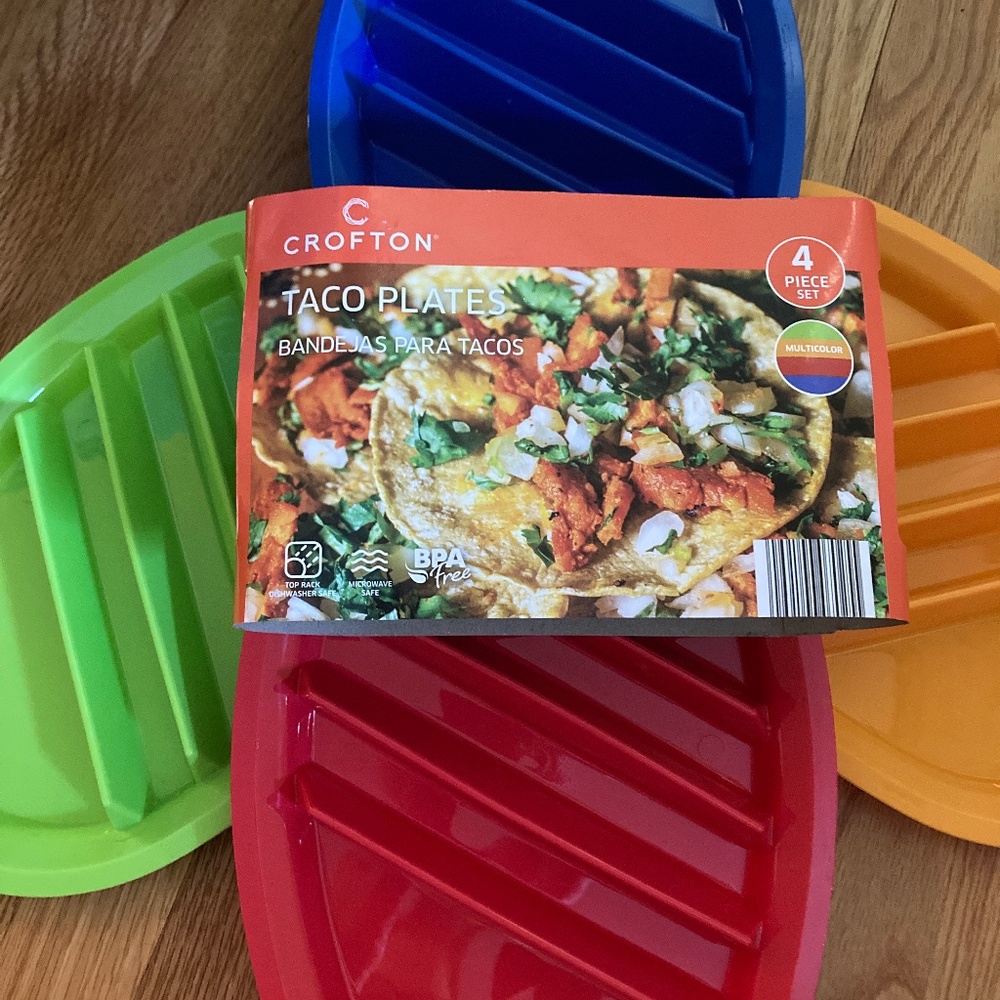 Taco Plates With Four Dividers